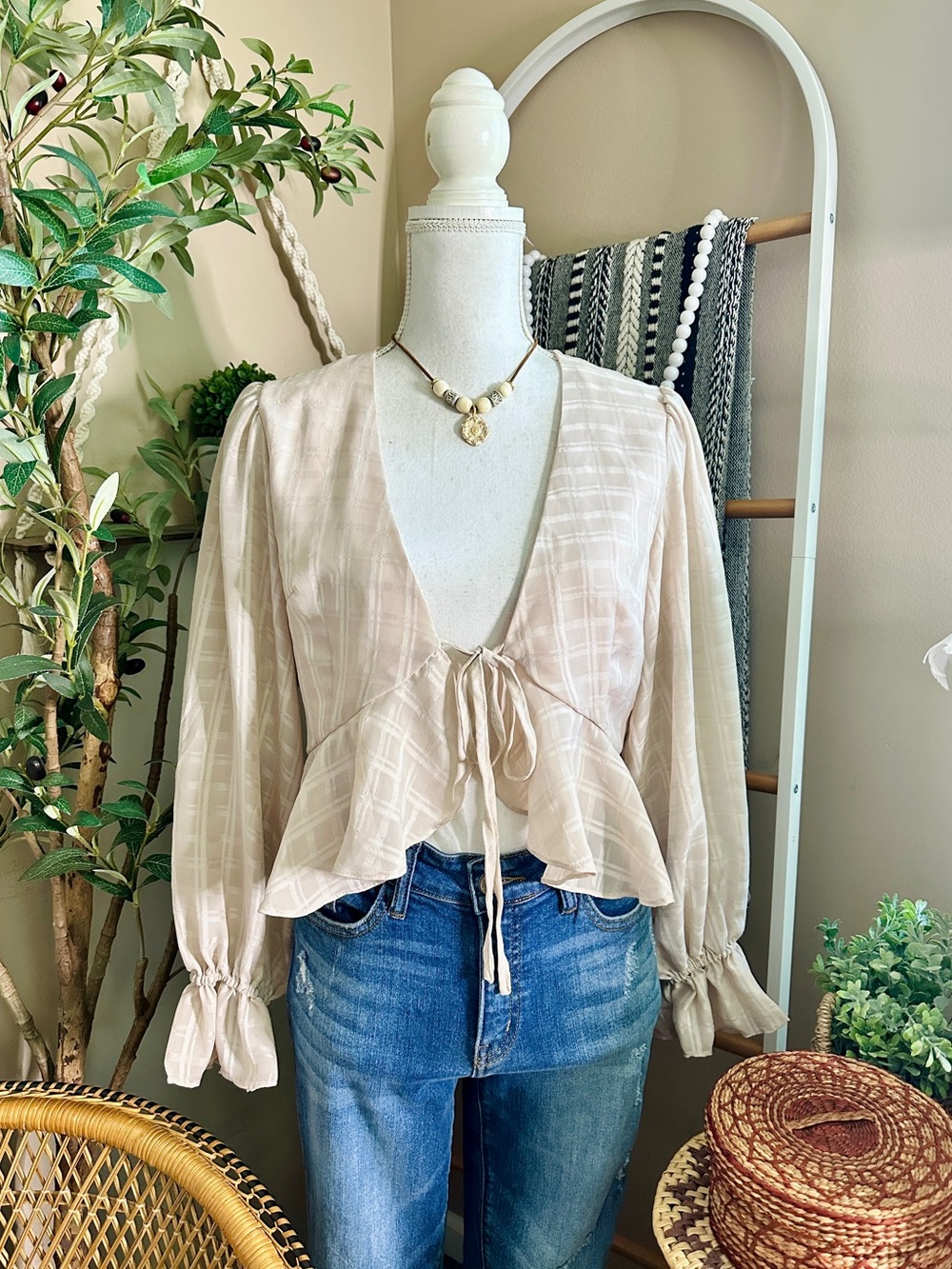 Mable Blush Beige Plaid Tie Front Peplum Blouse Medium - Picture 2 of 8